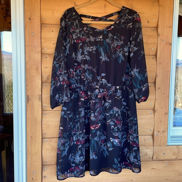 Maurices NWT Midi black floral lined dress. Size XL. Cranberry and gray/green - Picture 3 of 11